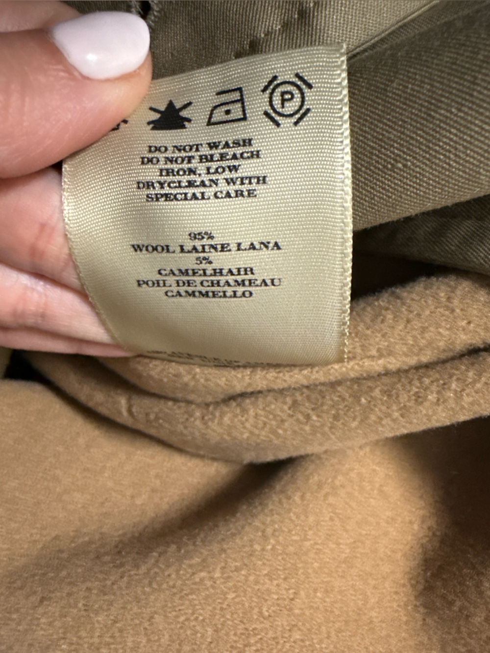 Burberry Men’s Beige Double-Breasted Trench Coat. NWOT - Picture 9 of 10